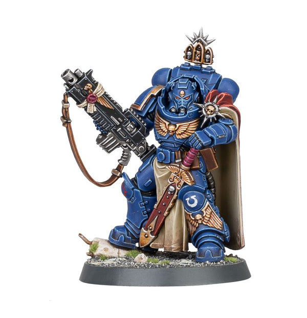 SPACE MARINES CAPTAIN IN GRAVIS ARMOUR