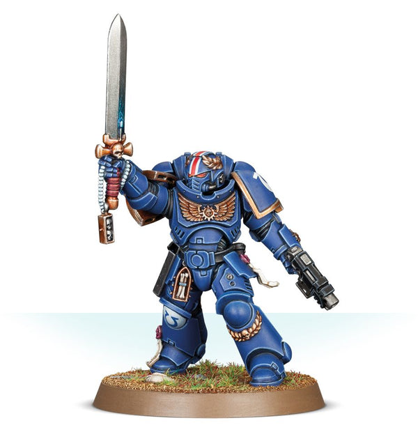 SPACE MARINES PRIMARIS LIEUTENANT WITH POWER SWORD